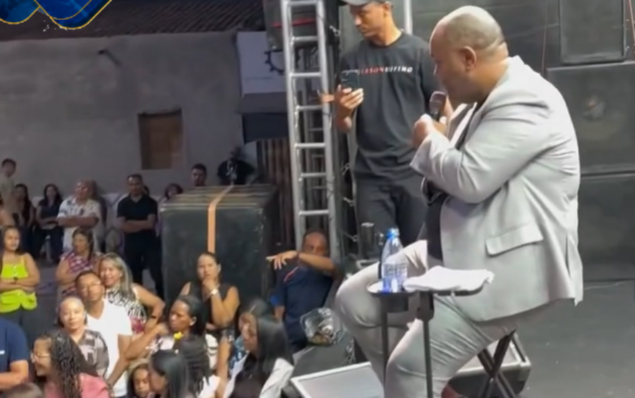 Gerson Rufino emociona público ao ajudar homem que perdeu R$ 400 durante Dia do Evangélico no Piauí