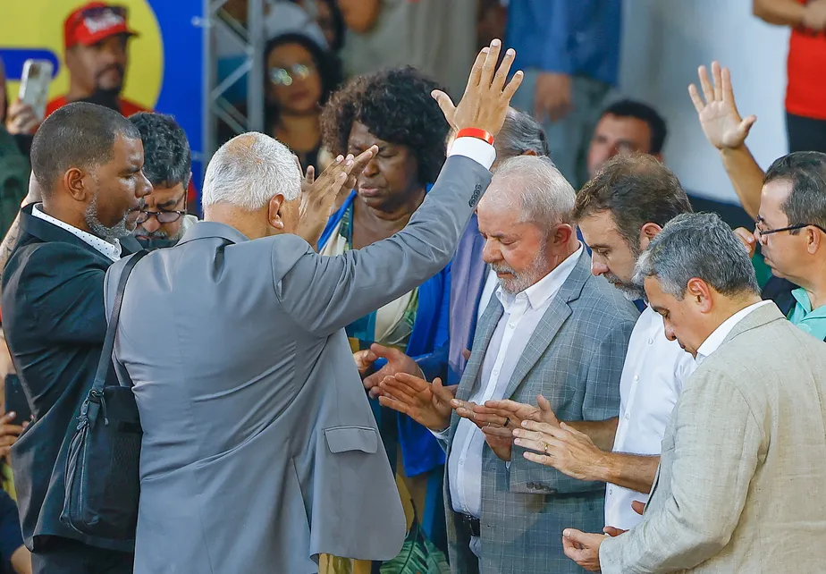 Lula mira eleitorado evangélico, mas PT quer campanha longe dos púlpitos
